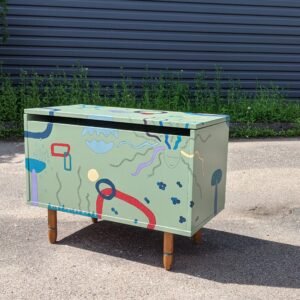 Skrynia su iliustracijomis