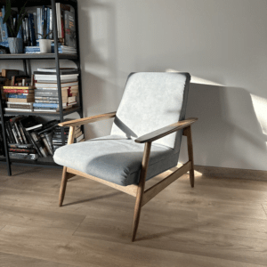 V. E. Cukermanienės fotelis